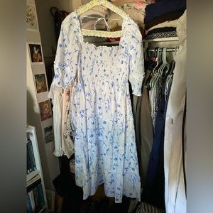 Small hill house home blue botanical nesli